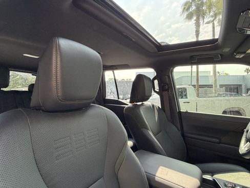 Used 2025 Lexus GX 550 AWD/4WD image 46
