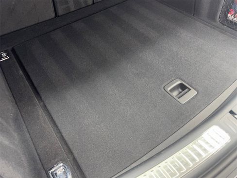 Used 2023 Porsche Macan image 79