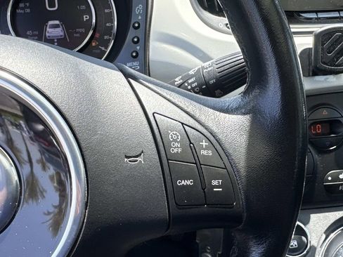 Used 2018 FIAT 500 Lounge FWD image 10