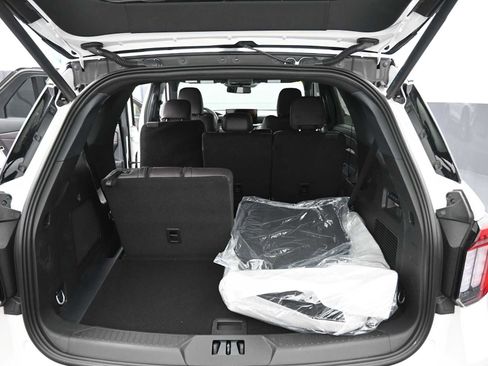 New 2026 Ford Explorer Platinum image 18