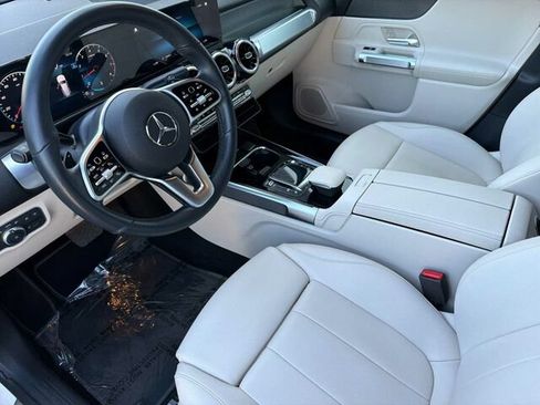Used 2022 Mercedes-Benz GLB 250 image 11
