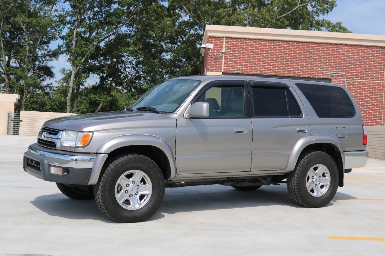 Used 2002 Toyota 4Runner SR5 AWD/4WD image 2