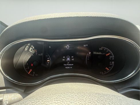 Used 2021 Jeep Grand Cherokee Laredo X AWD/4WD image 16