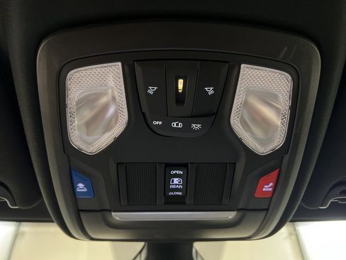 Used 2022 RAM 2500 Big Horn w/ Level C Equiment Group image 26