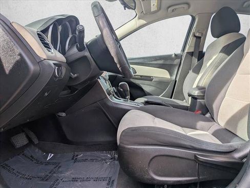 Used 2014 Chevrolet Cruze LS image 11