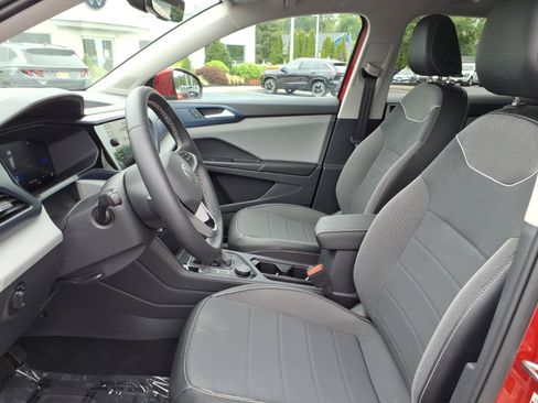 Certified 2023 Volkswagen Taos SE w/ Panoramic Sunroof Package AWD/4WD image 15