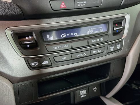 Used 2019 Honda Pilot LX image 16