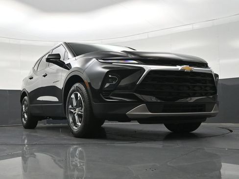 Used 2023 Chevrolet Blazer LT FWD image 34