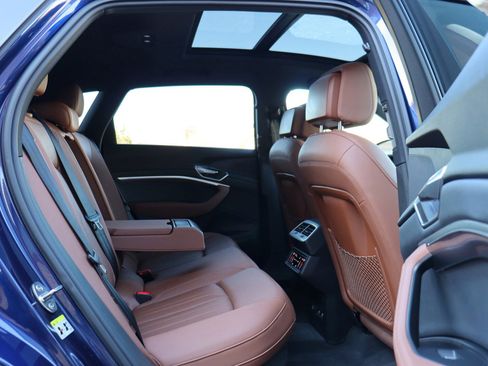 Used 2021 Audi e-tron Premium Plus w/ Premium Plus Package image 17