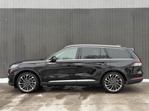 New 2026 Lincoln Aviator Reserve image 3