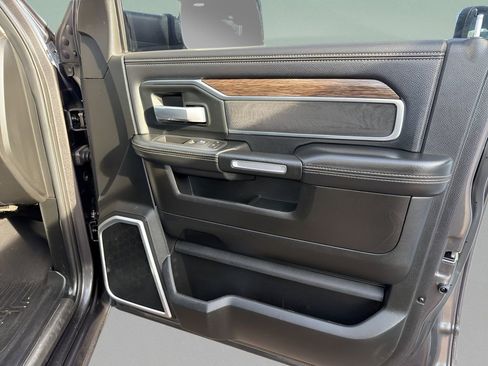Used 2019 RAM 2500 Laramie image 32