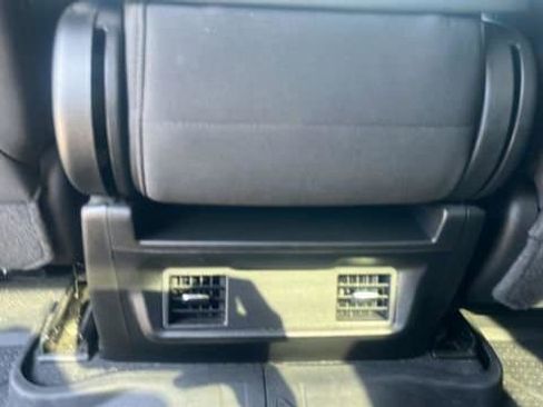 Used 2022 Chevrolet Silverado 2500 Custom w/ Custom Value Package image 26