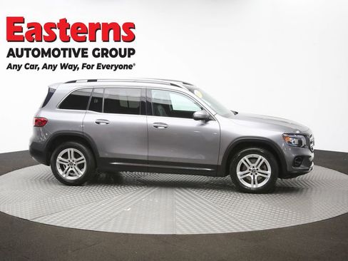 Used 2021 Mercedes-Benz GLB 250 4MATIC w/ Premium Package image 46