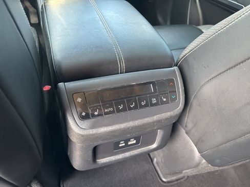 Used 2022 Nissan Pathfinder SL w/ SL Premium Package FWD image 29