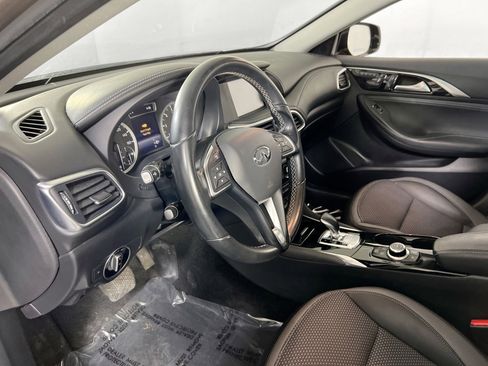 Used 2019 INFINITI QX30 Premium w/ Navigation Package image 9