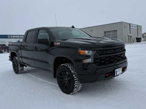 Used 2023 Chevrolet Silverado 1500 Custom Trail Boss image 2