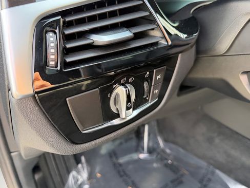 Used 2020 BMW 530i xDrive w/ Premium Package image 23