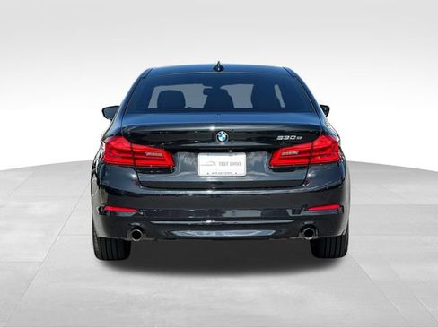 Used 2019 BMW 530e w/ Convenience Package RWD image 4