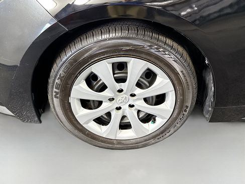 Used 2022 Toyota Corolla LE FWD image 37