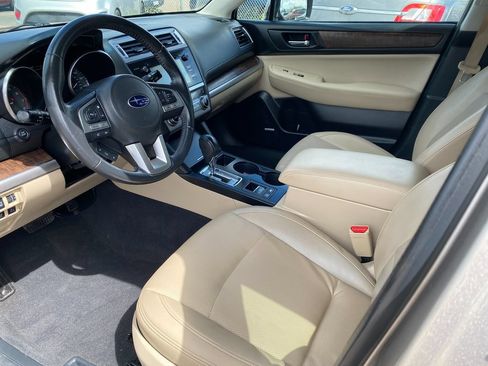 Used 2017 Subaru Outback 2.5i Limited AWD/4WD image 12