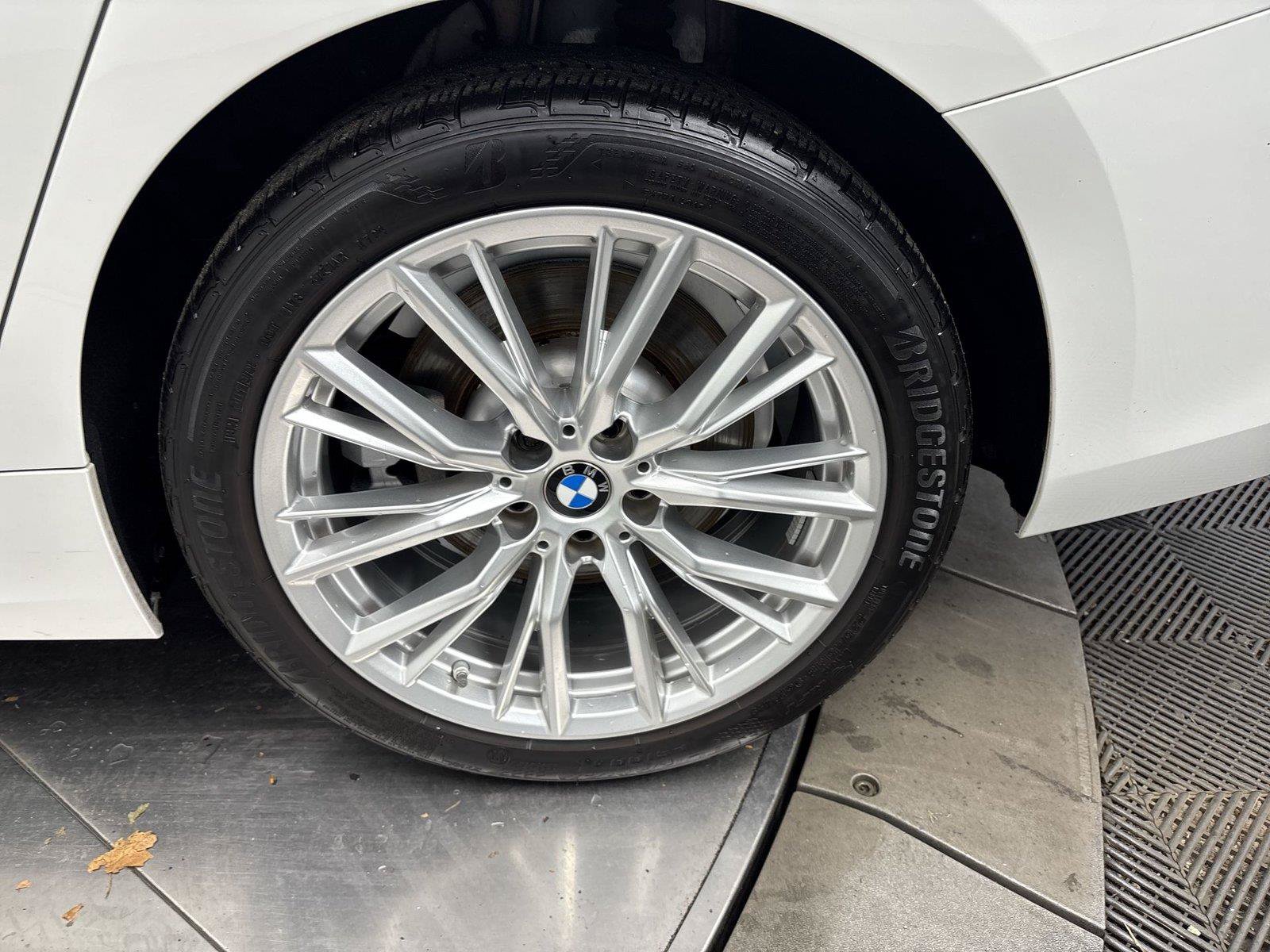 Used 2024 BMW 330i xDrive Sedan w/ Convenience Package AWD/4WD image 27