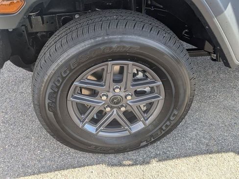 New 2026 Jeep Gladiator Sport image 9