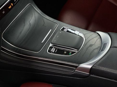 Used 2020 Mercedes-Benz GLC 300 4MATIC w/ AMG Line image 31