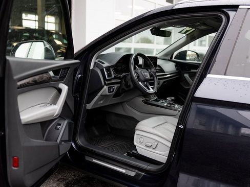 Used 2019 Audi Q5 Prestige w/ Prestige Package image 28