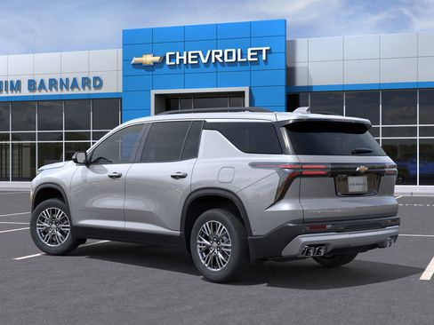 New 2026 Chevrolet Traverse LT image 3