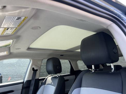 Certified 2025 Land Rover Range Rover Evoque Dynamic SE image 17