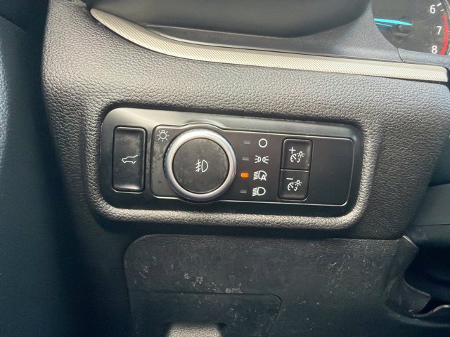 Used 2024 Ford Explorer XLT w/ Equipment Group 202A AWD/4WD image 18