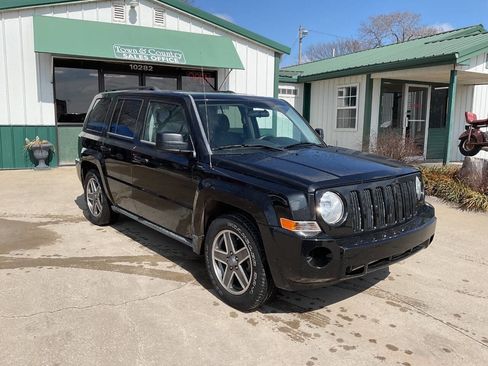 Used 2010 Jeep Patriot Sport image 3