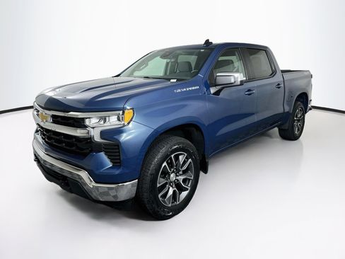Used 2024 Chevrolet Silverado 1500 LT AWD/4WD image 3