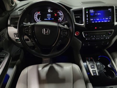 Used 2016 Honda Pilot Touring image 22