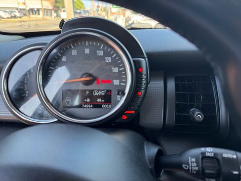 Used 2017 MINI Cooper 4-Door Hardtop image 18