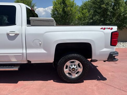 Used 2018 Chevrolet Silverado 2500 LT AWD/4WD image 34