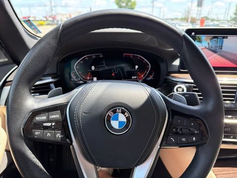 Used 2021 BMW 530i w/ Premium Package RWD image 18