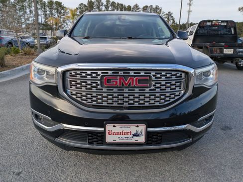 Used 2018 GMC Acadia Denali w/ Technology Package image 9