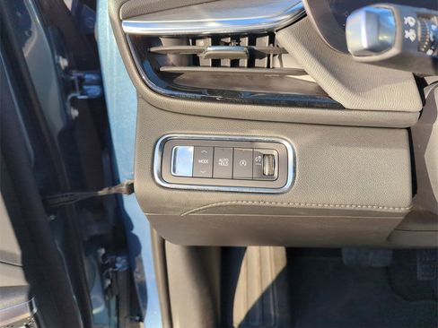 Used 2025 Buick Enclave Preferred image 18