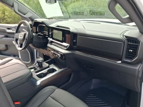 Used 2023 GMC Sierra 1500 SLT w/ SLT Convenience Package AWD/4WD image 33