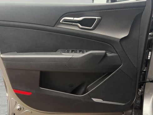 Certified 2025 Kia Sportage LX image 18