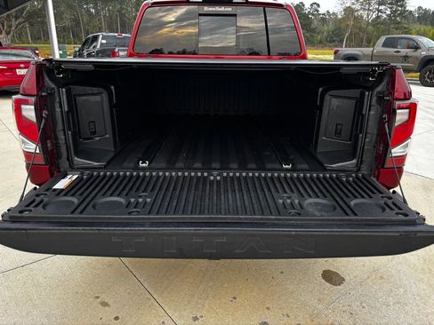Used 2021 Nissan Titan Platinum Reserve w/ Moonroof Package image 17