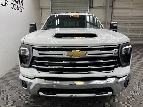 Used 2025 Chevrolet Silverado 2500 LTZ w/ LTZ Premium Package AWD/4WD image 9