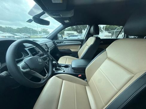 Used 2021 Volkswagen Atlas Cross Sport SE FWD image 9