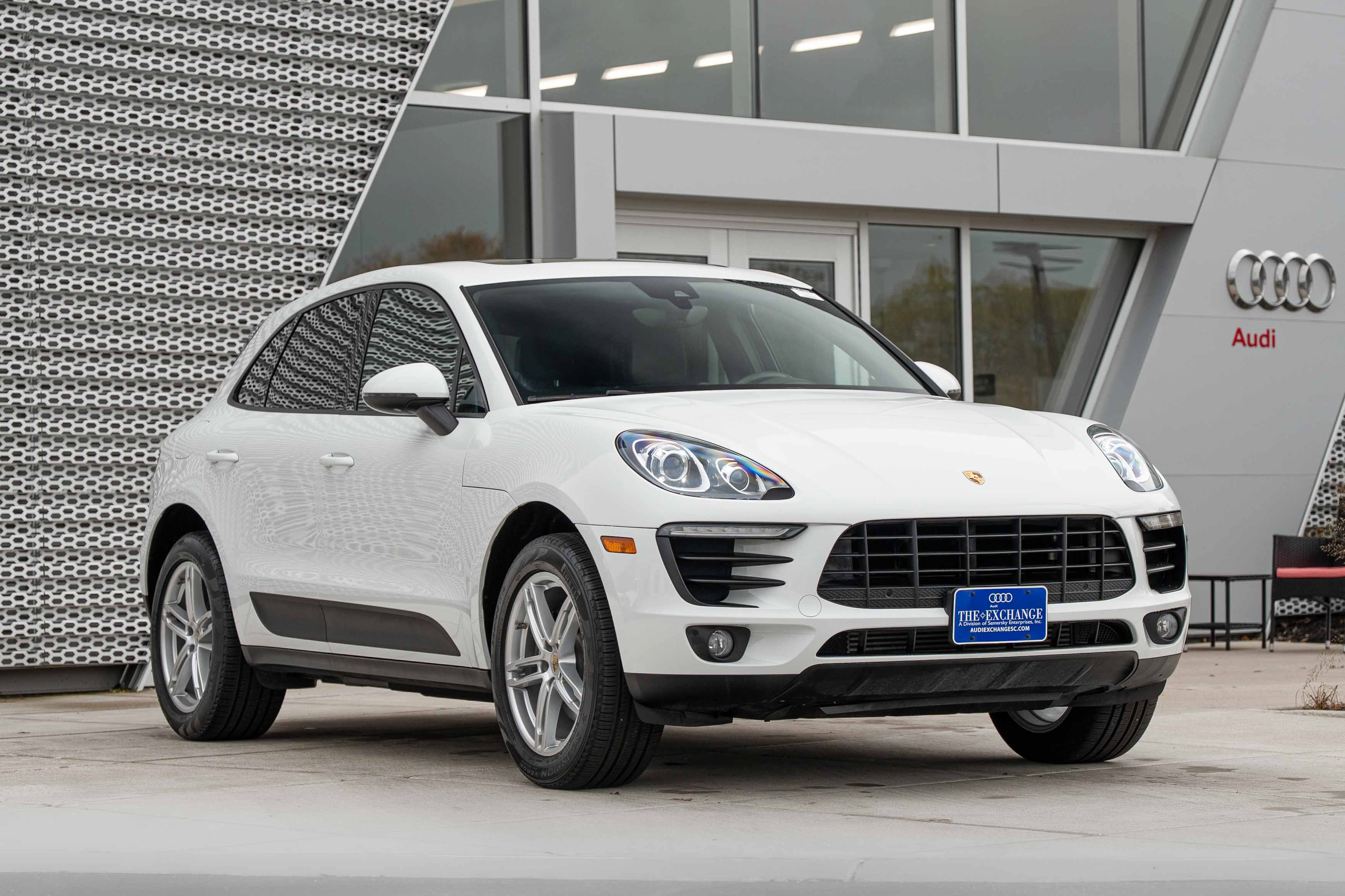 Used 2017 Porsche Macan AWD/4WD image 1