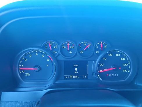 Used 2022 Chevrolet Silverado 2500 Custom w/ Custom Value Package image 11