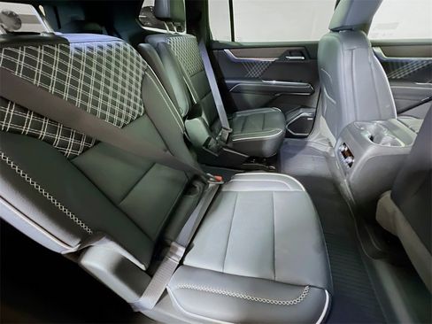 Used 2025 GMC Acadia Denali w/ LPO, Floor Liner Package image 25