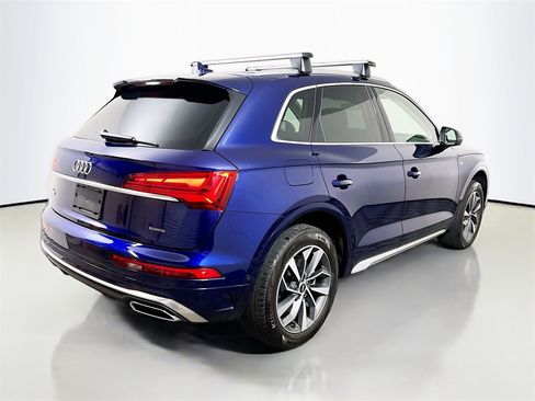Used 2023 Audi Q5 2.0T Prestige w/ Prestige Package image 7