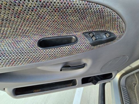 Used 1998 Dodge Ram 2500 Truck 2WD Quad Cab image 22