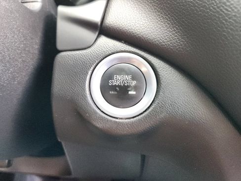 Used 2018 Chevrolet Equinox LT FWD image 22